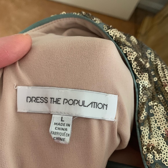 LuLu’s Blue and Gold Bodycon dress - Picture 5 of 6